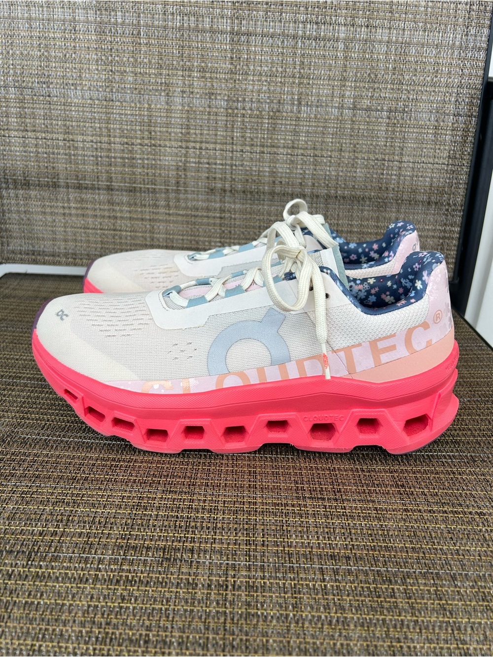 Rare! Cloudmonster On Running Size 10 Free People X Floral Pink White Sneakers - Picture 3 of 11